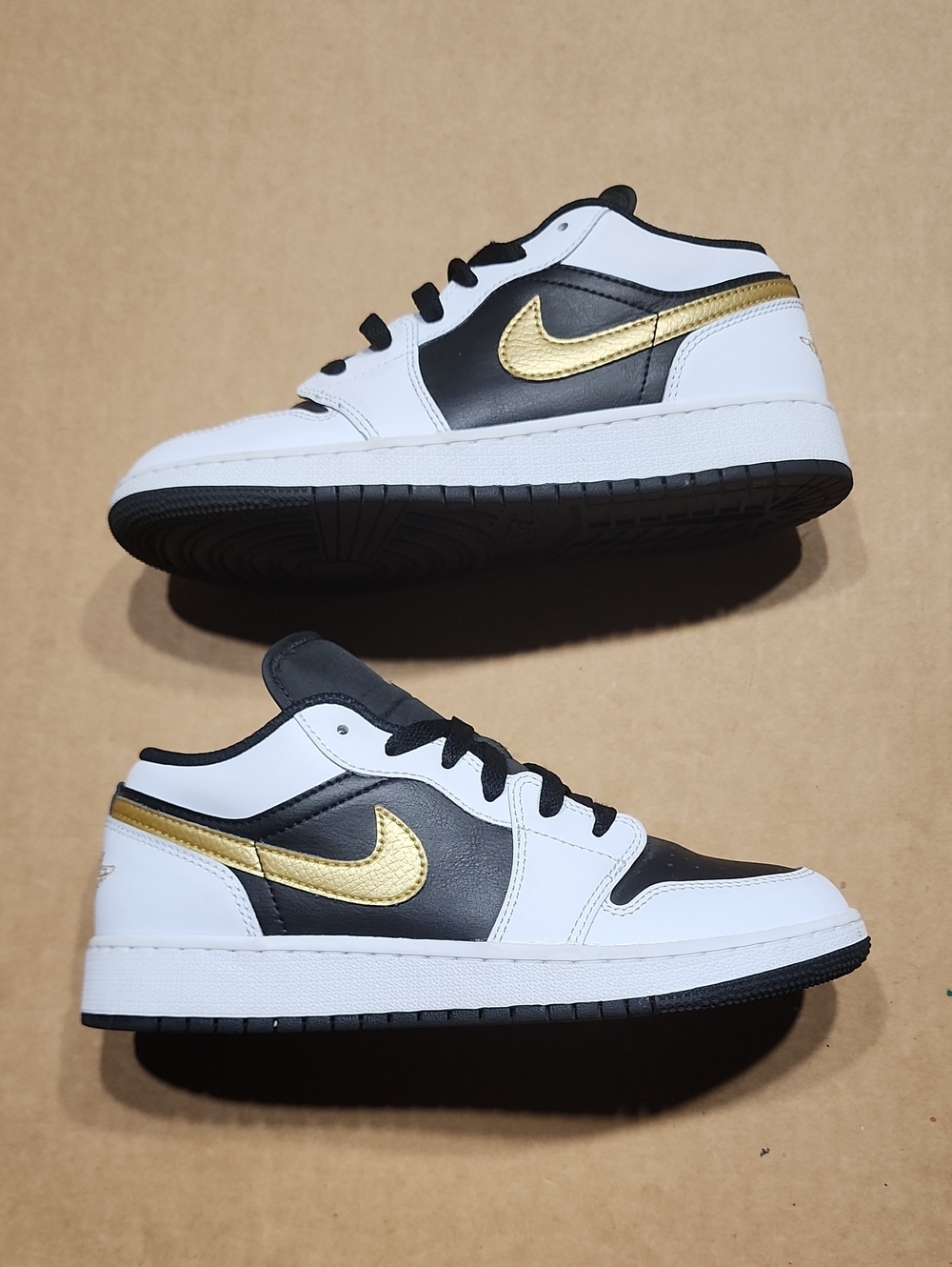 Air Jordan 1 Low GS (Grade School) "Gold Swoosh" Sz 5Y